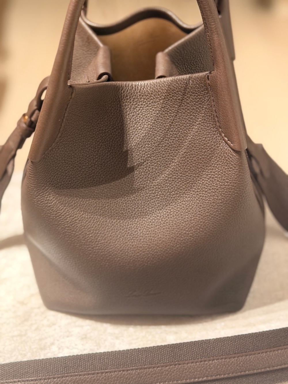 Loro Piana Dark Brown Small Bale Calf Leather Tote/Crossbody detachable wallet - Picture 4 of 13